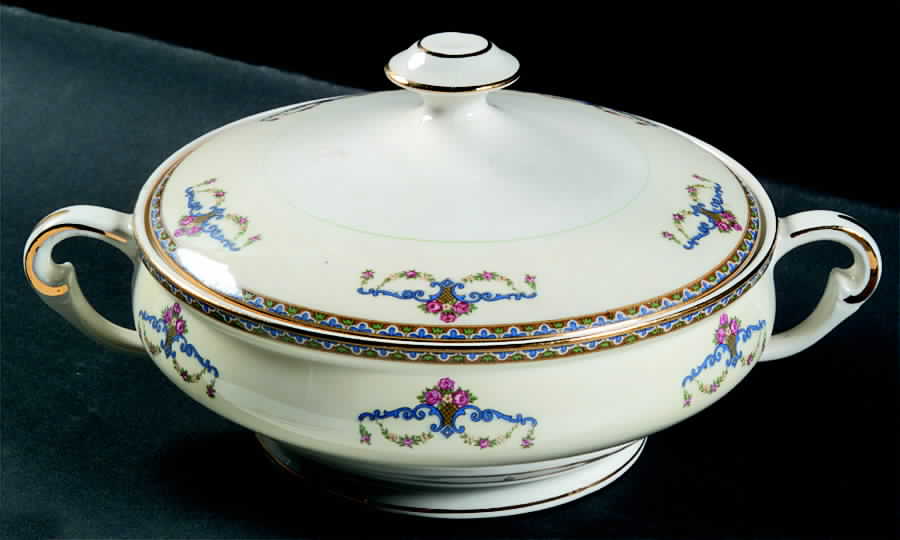 Melrose Round Covered Vegetable by Pope Gosser-1