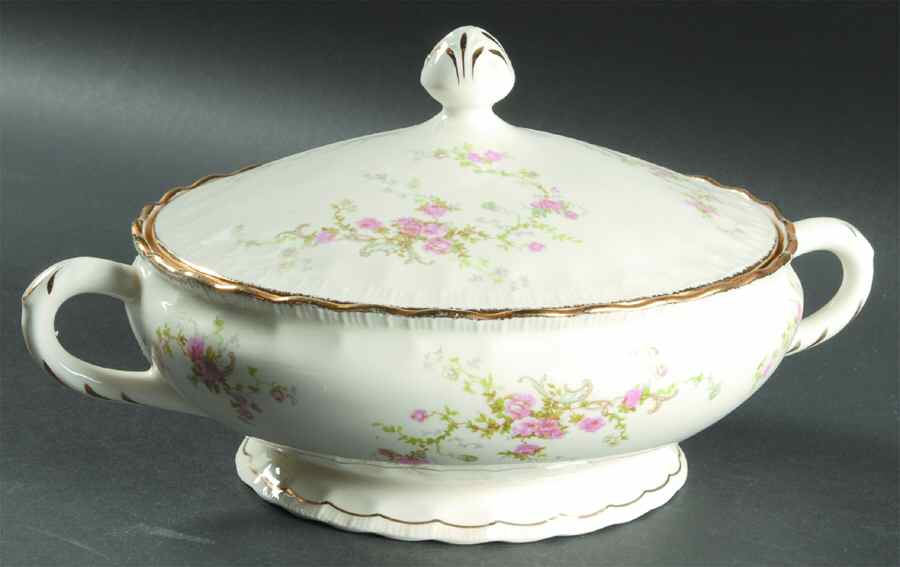 New Princess Round Covered Vegetable by Pope Gosser-1