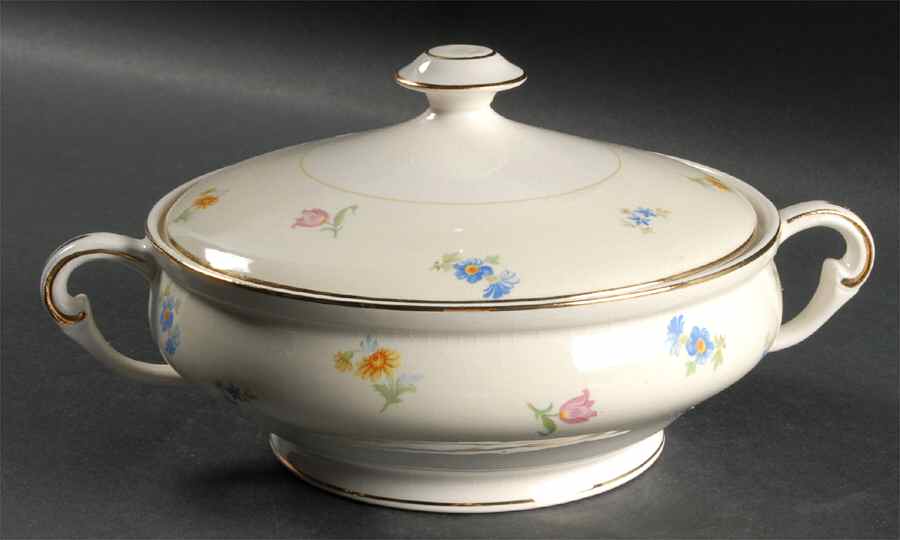Paula Round Covered Vegetable by Pope Gosser-1