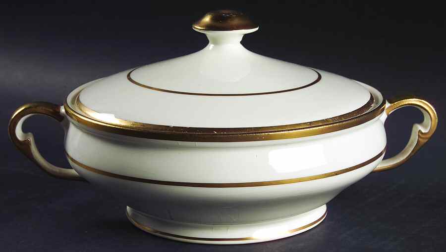 Pembroke Round Covered Vegetable by Pope Gosser-1