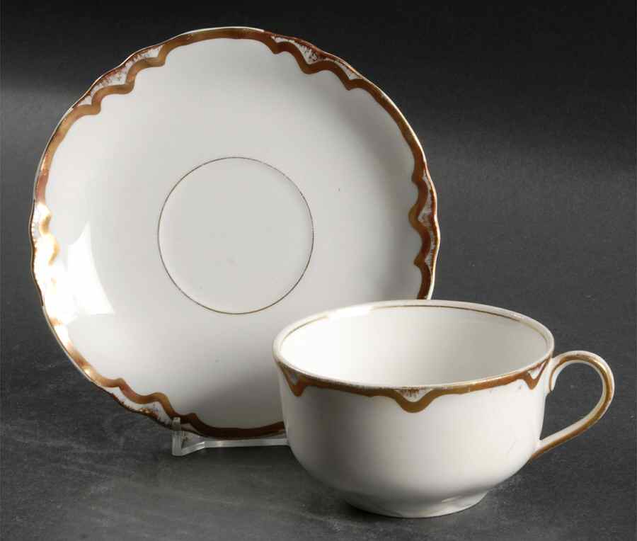 POP23 Flat Cup & Saucer Set by Pope Gosser-1