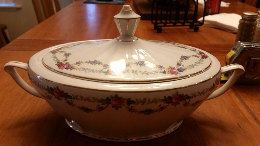 POP24 Oval Covered Vegetable by Pope Gosser-1