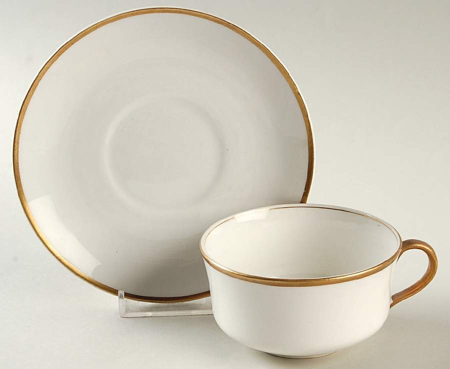 POP28 Flat Cup & Saucer Set by Pope Gosser-1
