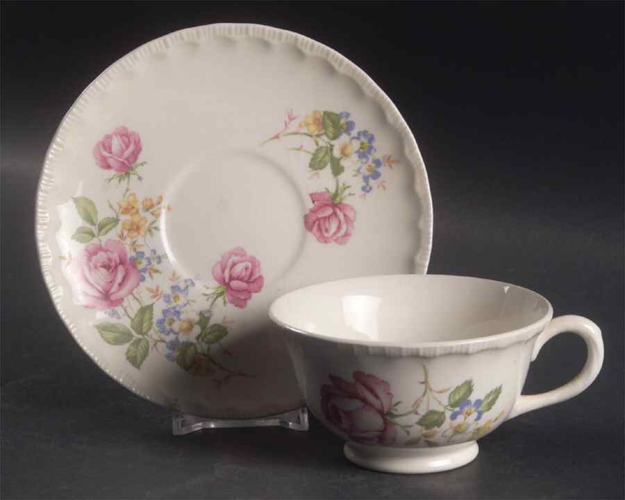 POP53 Footed Cup & Saucer Set by Pope Gosser-1