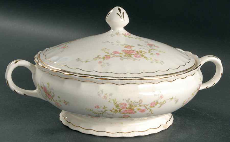Princess Round Covered Vegetable by Pope Gosser-1