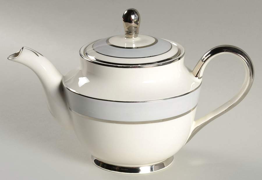 Silver Dawn Teapot & Lid by Pope Gosser-1