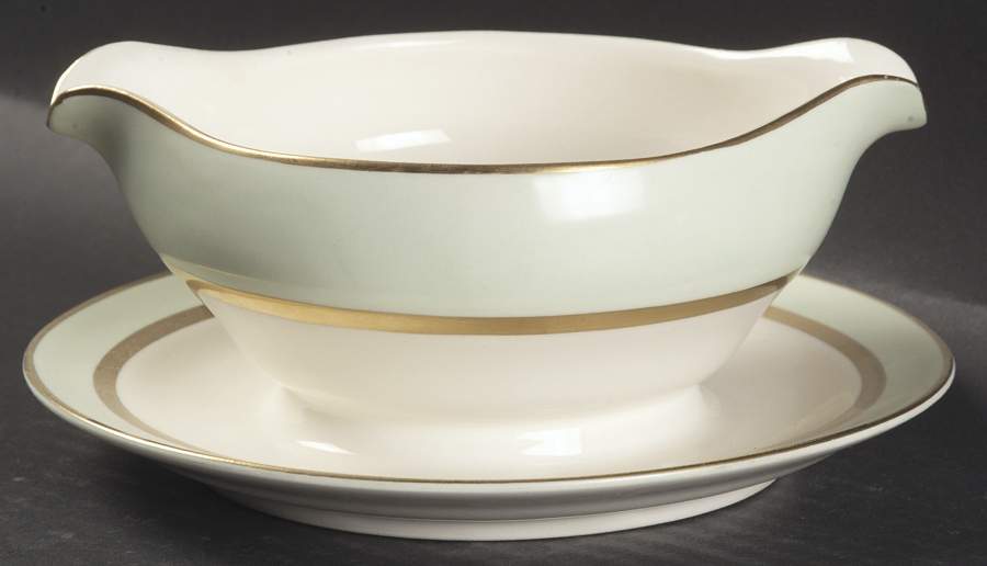 Spring Gravy Boat with Attached Underplate by Pope Gosser-1