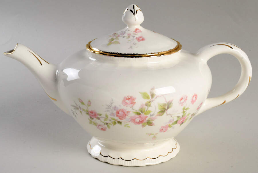 Tralee Teapot & Lid by Pope Gosser-1
