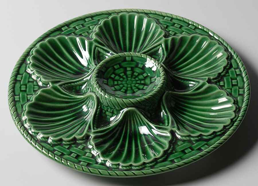 Cabbage Green Oyster Plate by Secla-1