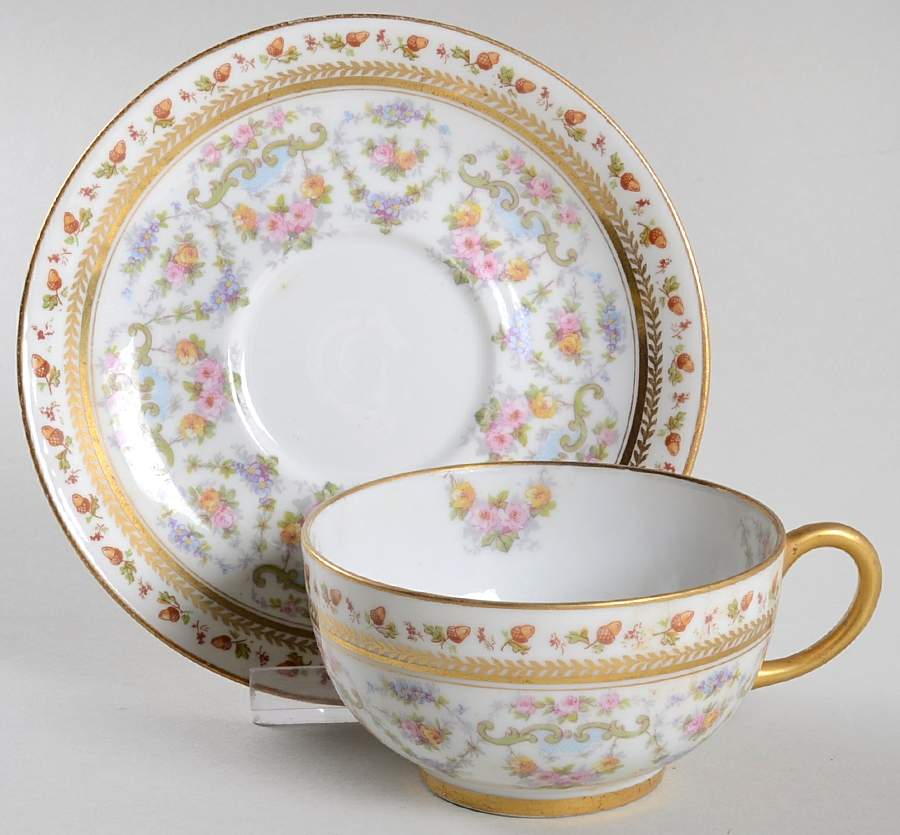 POY63 Footed Cup & Saucer Set by Jean Pouyat-1