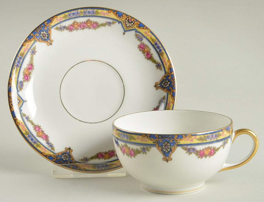 POY74 Footed Cup & Saucer Set by Jean Pouyat-1