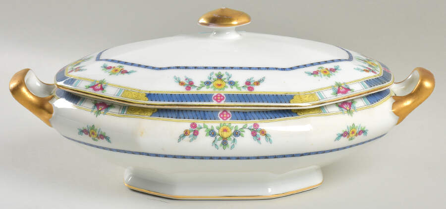 POY90 Oval Covered Vegetable by Jean Pouyat-1