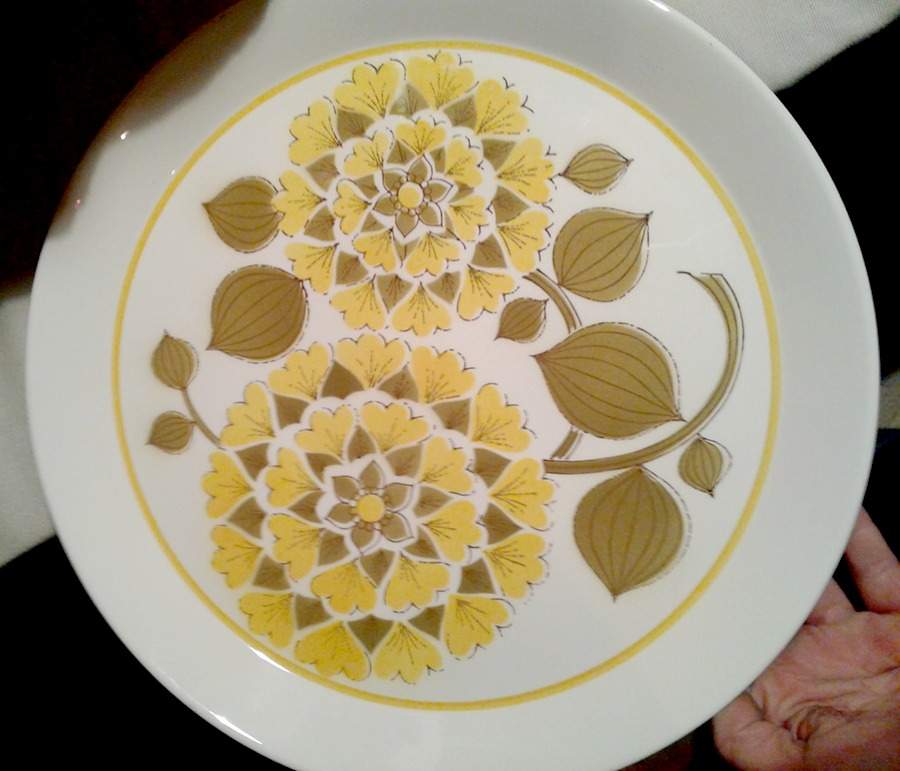Cecil Dinner Plate by Premiere-1