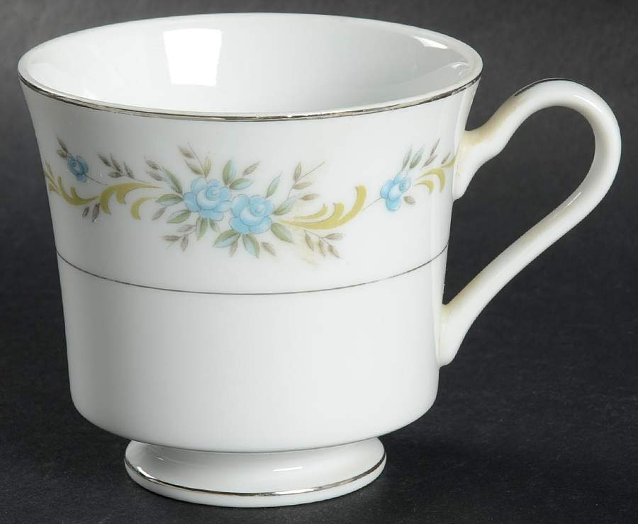 Glen Ellyn Footed Cup by Premiere-1