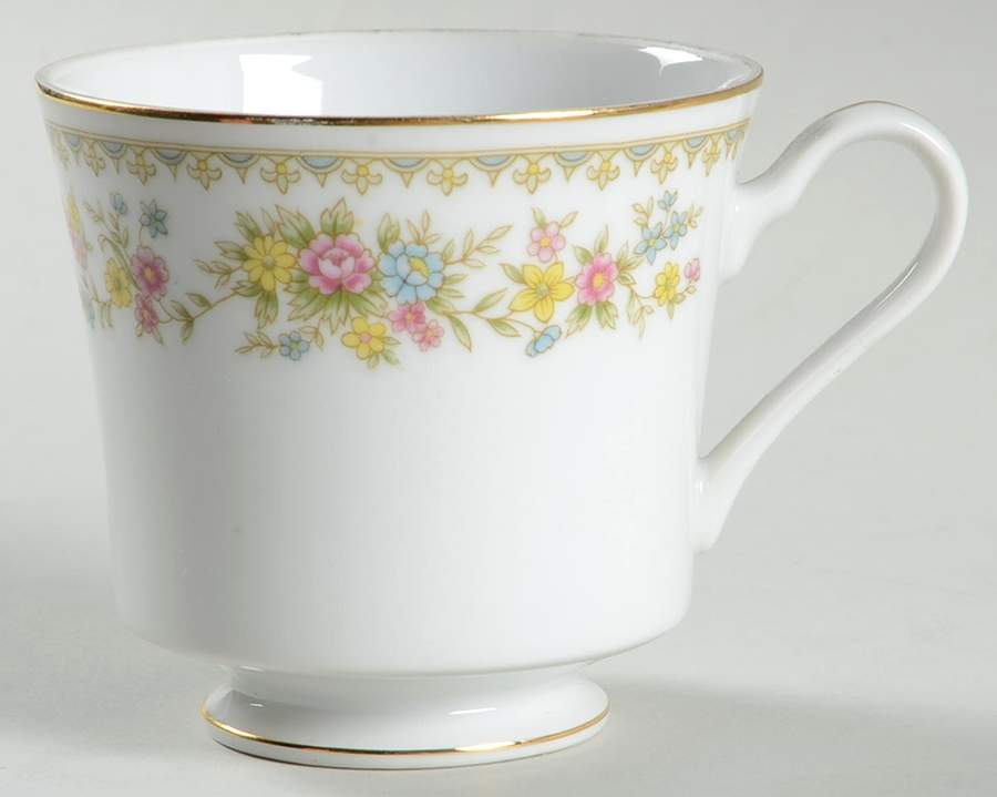 Hillsdale Footed Cup by Premiere-1