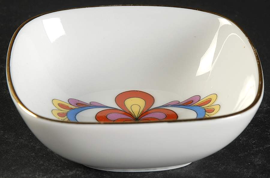 Farmer's Rose (Rim, Gold Trim) Sauce Dip by Porsgrund-1