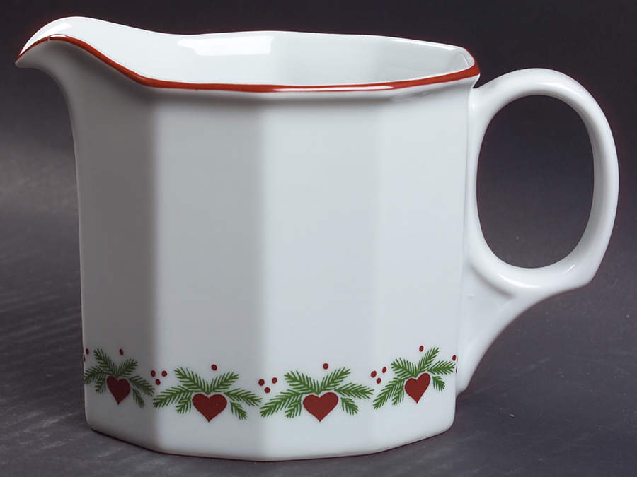 Hearts & Pines (Multisided) Gravy Boat by Porsgrund-1