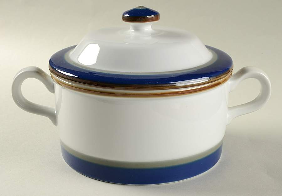 Saga 2 Qt Round Covered Casserole by Porsgrund-1