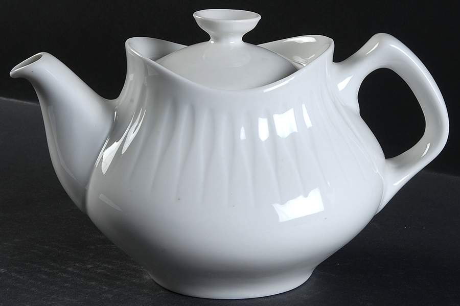 Spire White Teapot & Lid by Porsgrund-1