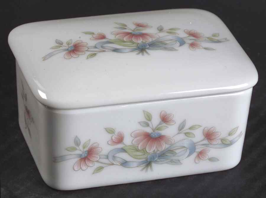 Princess Heritage Floral Ribbon Rectangular Box with Lid by Princess House-1