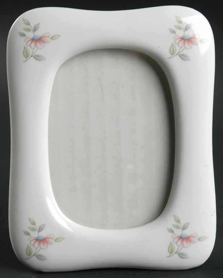 Princess Heritage Floral Ribbon Frame-Holds 2 3/4" X 4" by Princess House-1