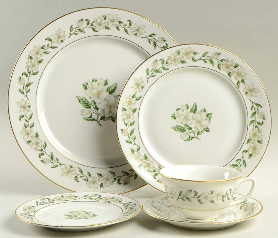 Bridal Wreath 40 Piece Estate Set by Princess - Empcraft (USA)-1