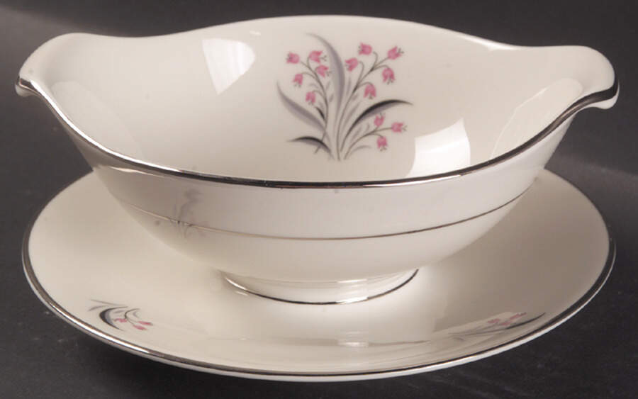 Flair Gravy Boat with Attached Underplate by Princess - Empcraft (USA)-1