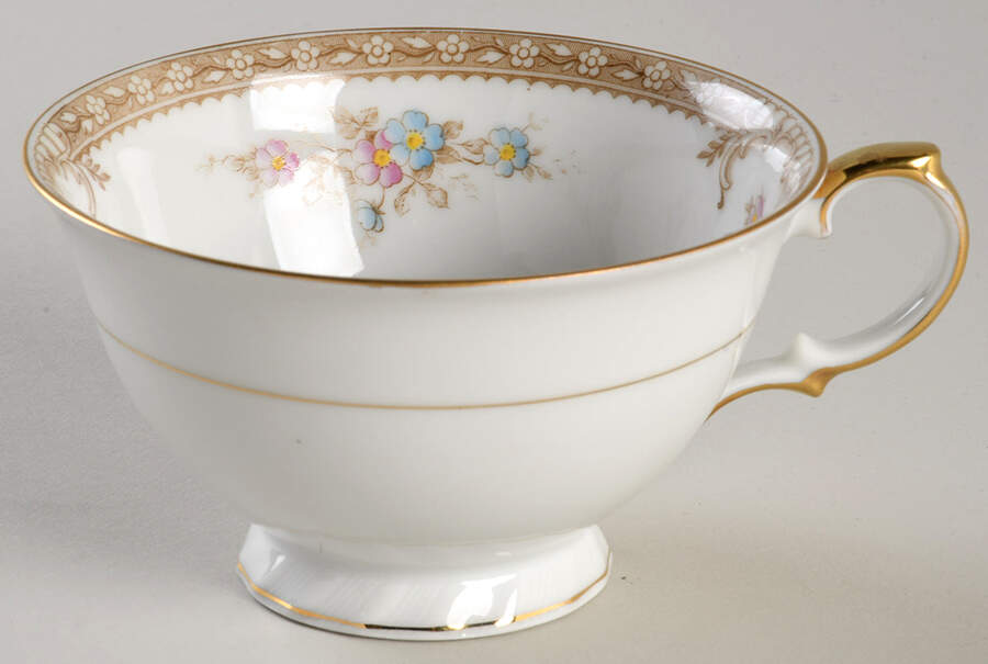 Glenthorne Footed Cup by Princess - Empcraft (USA)-1