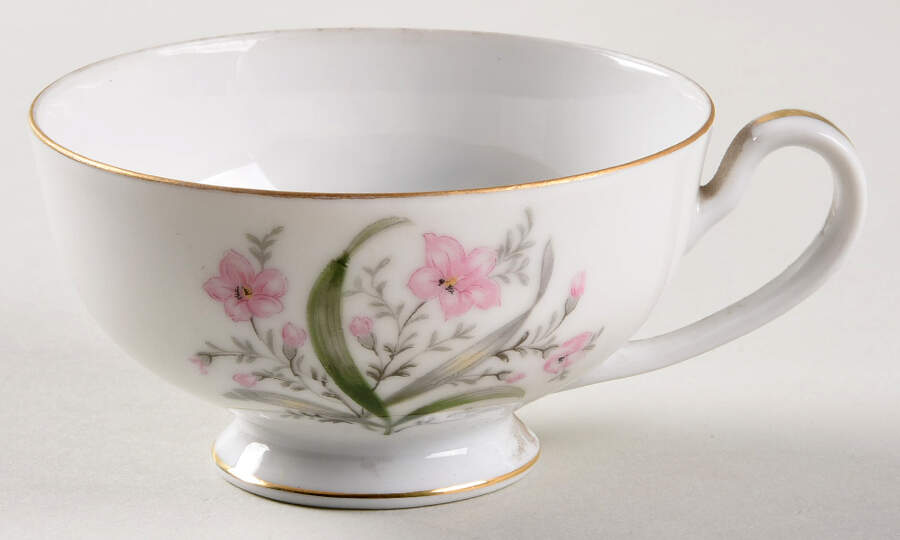 Bolero Footed Cup by Princess (Japan)-1