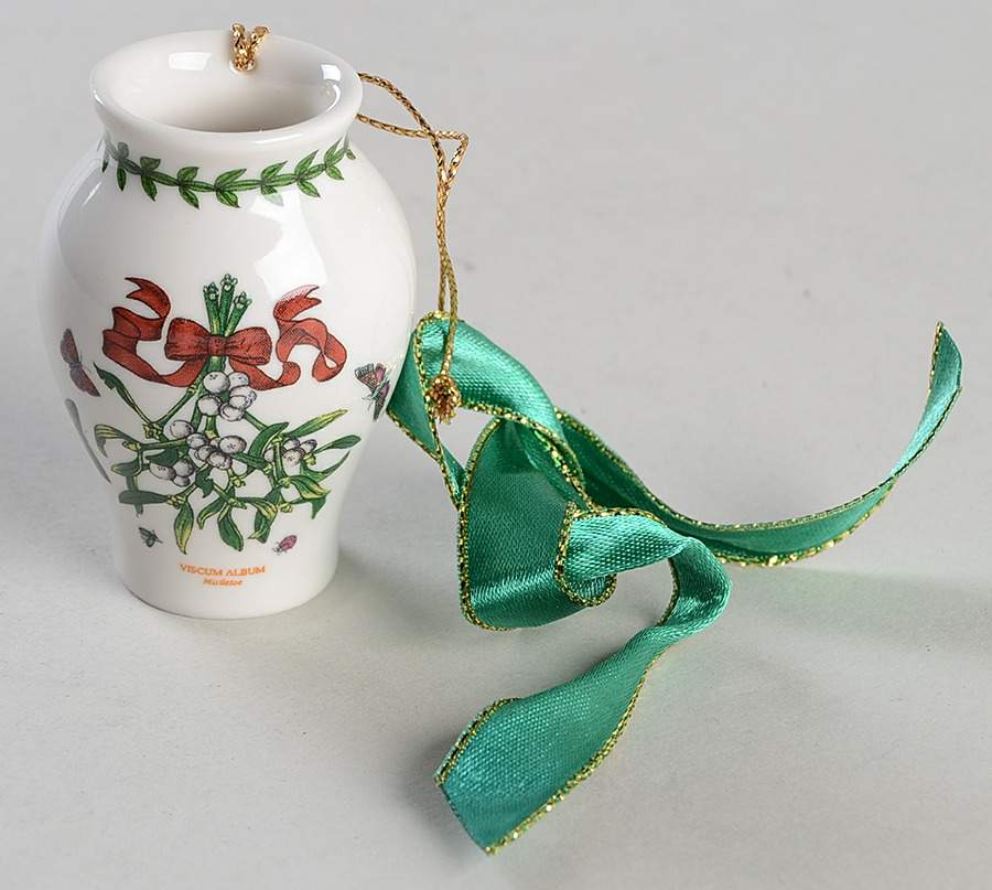 Botanic Garden Mistletoe Canton Vase Ornament by Portmeirion-1