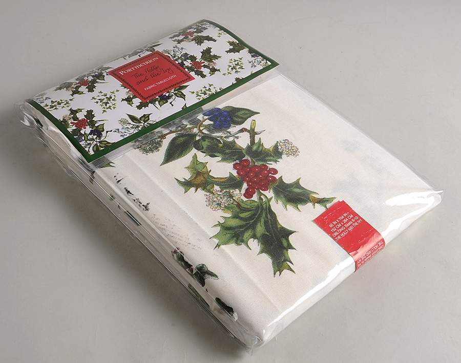 The Holly and The Ivy 70" Round Tablecloth by Portmeirion-1