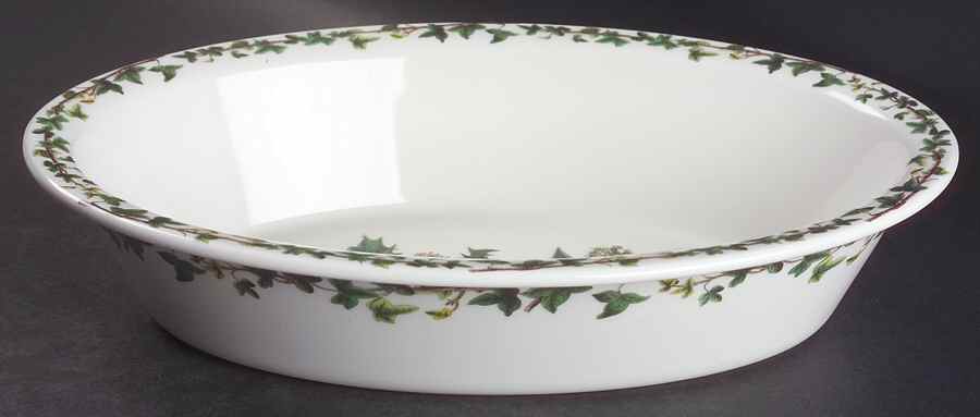 The Holly and The Ivy 13" Oval Baker by Portmeirion-1