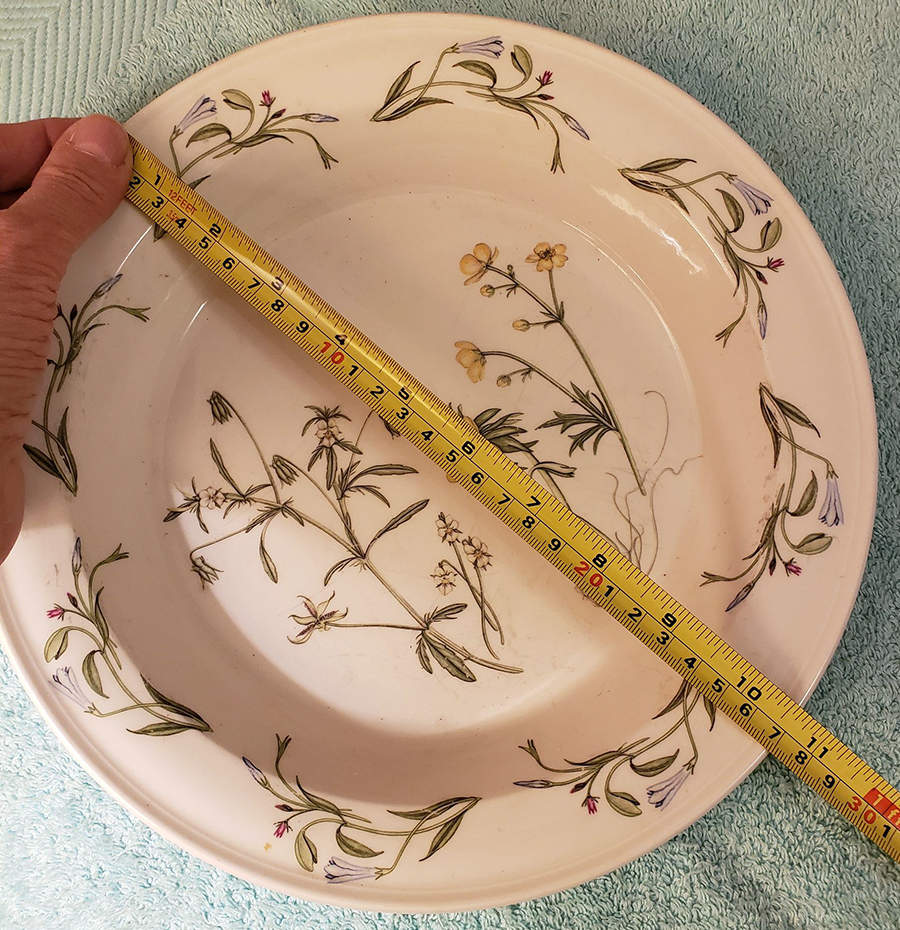 The Queen's Hidden Garden 10" Pie Baking Plate by Portmeirion-1