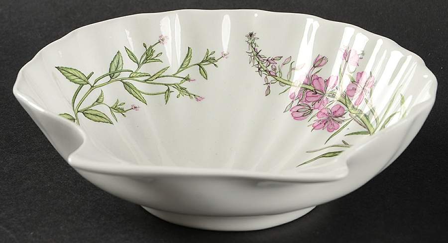 The Queen's Hidden Garden Shell Shaped Dish by Portmeirion-1