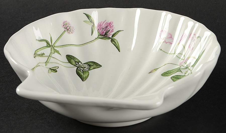 The Queen's Hidden Garden Shell Shaped Dish by Portmeirion-1