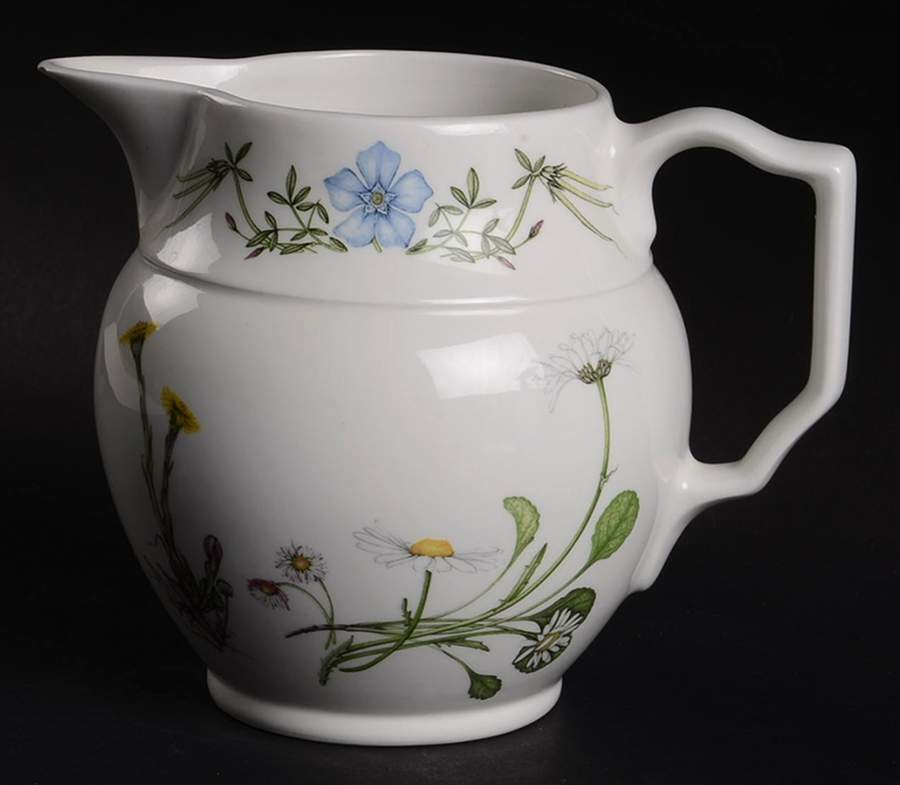 The Queen's Hidden Garden 16 Oz Jug by Portmeirion-1