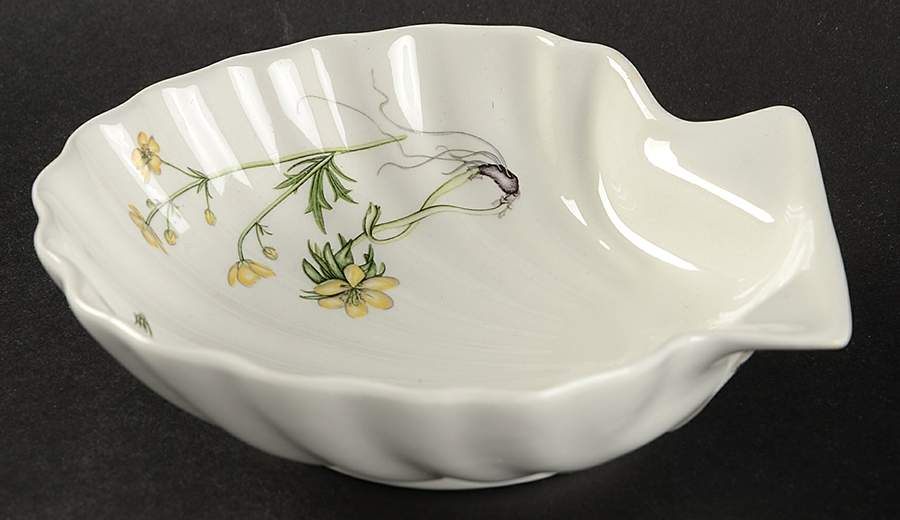 The Queen's Hidden Garden Shell Shaped Dish by Portmeirion-1
