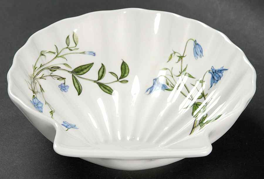 The Queen's Hidden Garden Shell Shaped Dish by Portmeirion-1