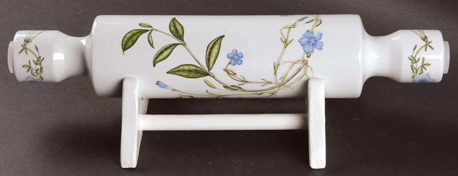 The Queen's Hidden Garden Rolling Pin by Portmeirion-1
