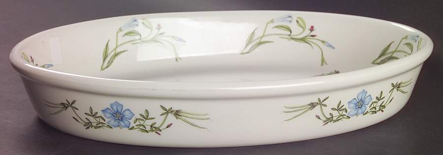 The Queen's Hidden Garden 11" Oval Baker by Portmeirion-1
