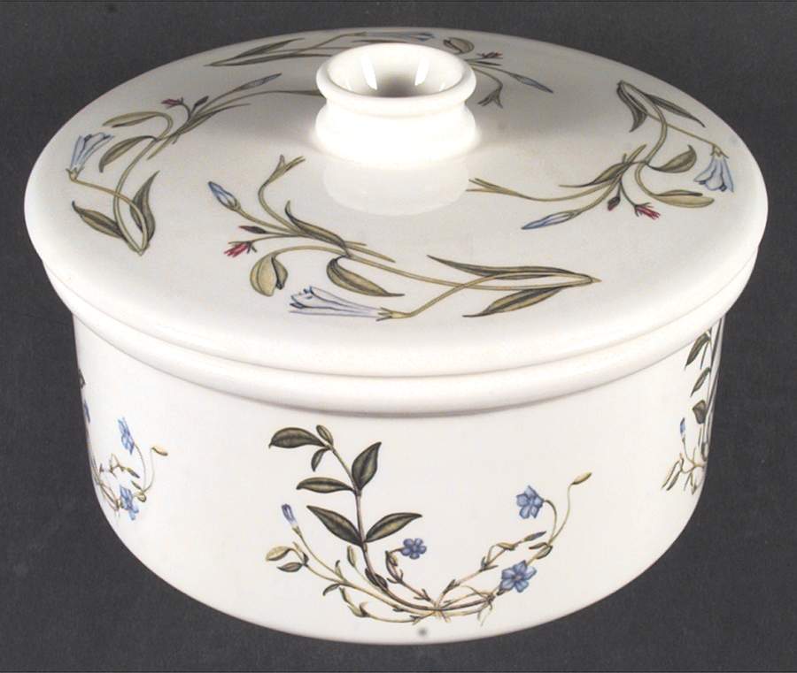 The Queen's Hidden Garden 1.5 Qt Round Covered Casserole by Portmeirion-1