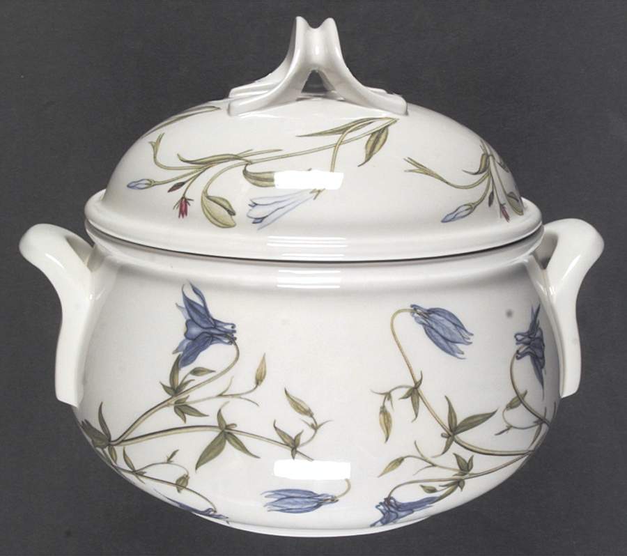 The Queen's Hidden Garden 2.5 Qt Round Romantic Shape Covered Casserole by Portmeirion-1