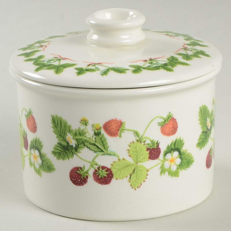 Summer Strawberries Mini Drum Sugar Bowl & Lid by Portmeirion-1