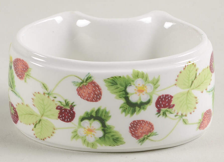 Summer Strawberries Napkin Ring by Portmeirion-1