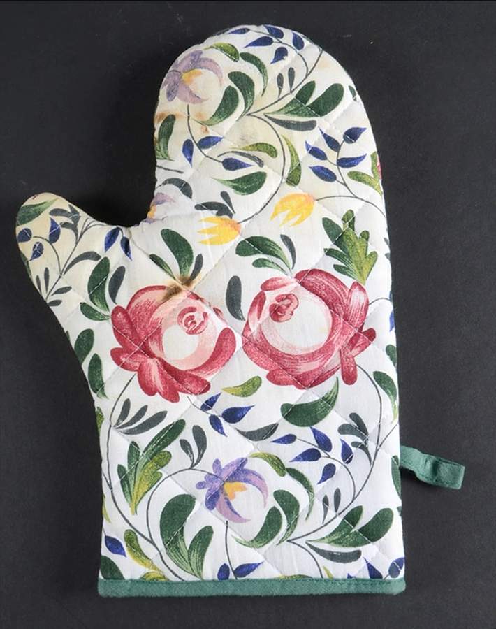Welsh Dresser Cloth Oven Mitt by Portmeirion-1