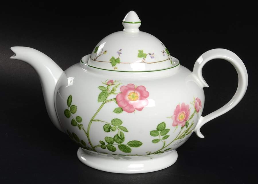 Welsh Wild Flowers Teapot & Lid by Portmeirion-1