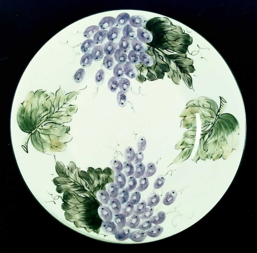 Vino Dinner Plate by Presenttense-1