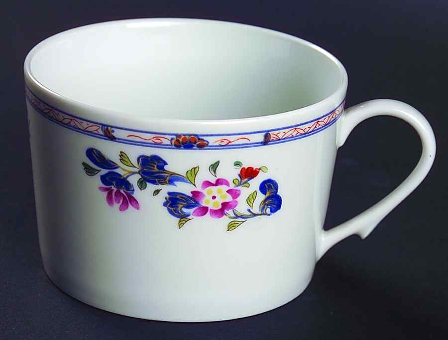 Chen Yang (White Background) Flat Cup by Puiforcat-1