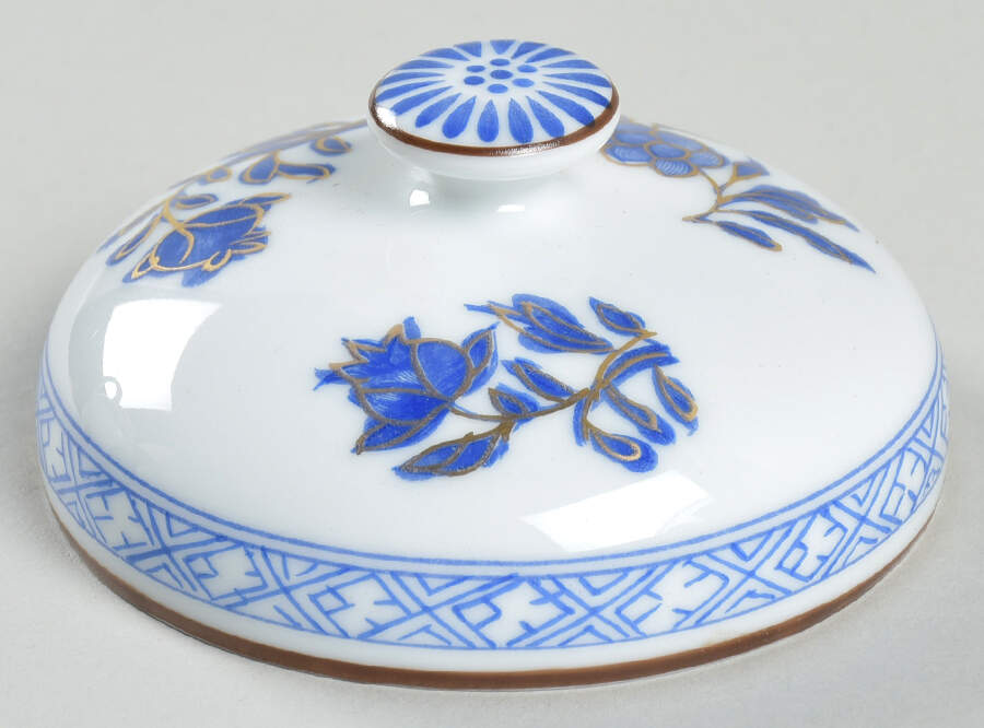 Kan Sou (White Background) Lid for Teapot by Puiforcat-1