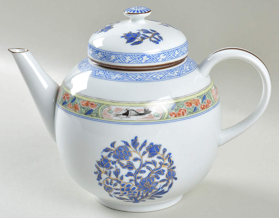 Kan Sou (White Background) Teapot & Lid by Puiforcat-1